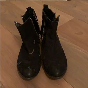 STEVE MADDEN SIZE 7 BOOTIES IN OKAY CONDITION